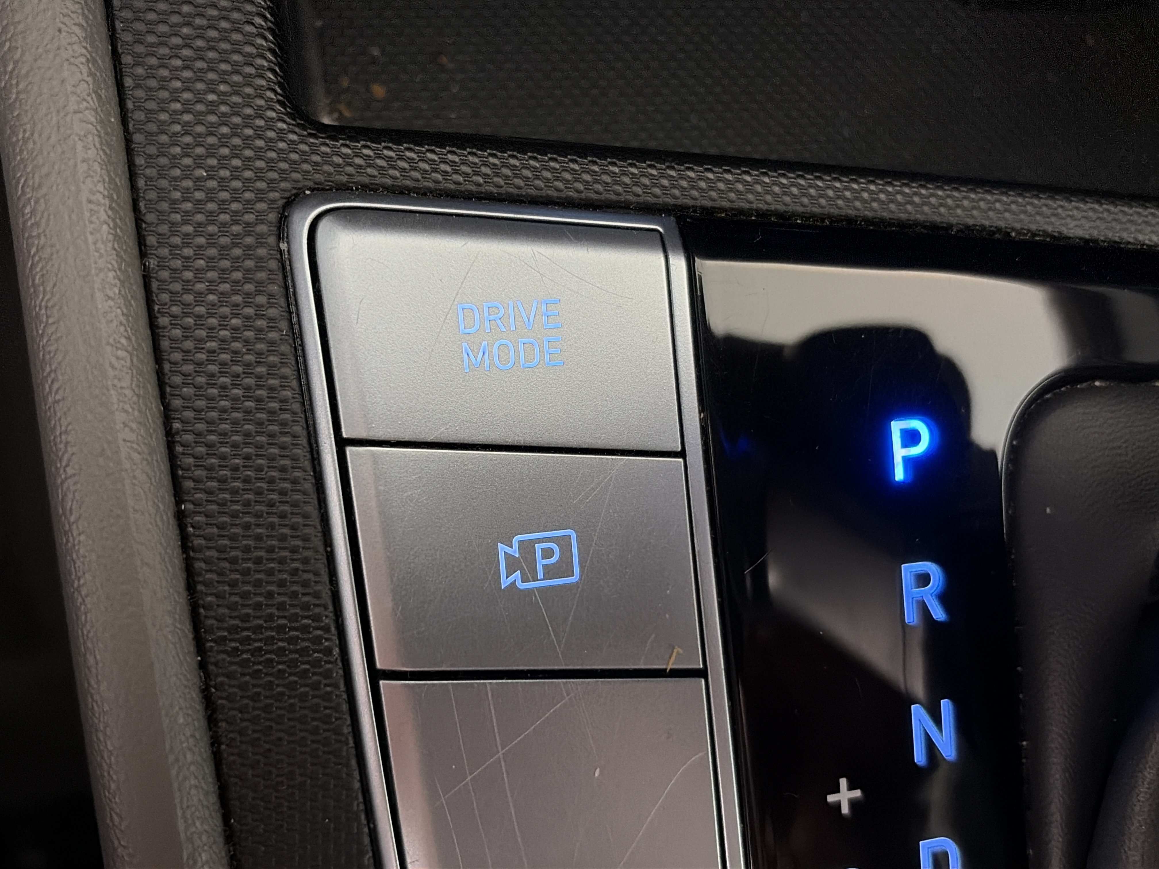 Used 2025 Hyundai Elantra SEL FWD image 29