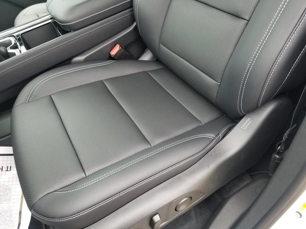 New 2026 Chevrolet Traverse LT FWD image 17