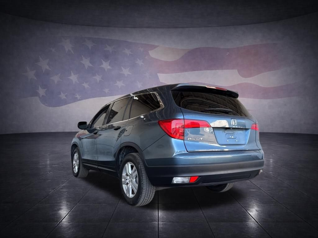 Used 2017 Honda Pilot LX image 3