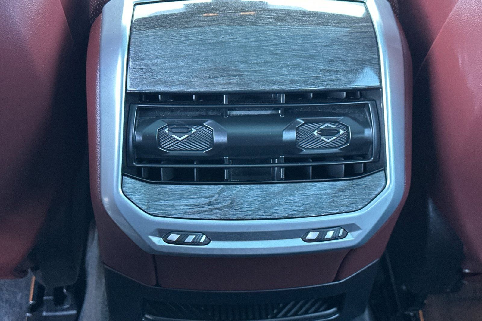 Used 2025 BMW 740i image 42