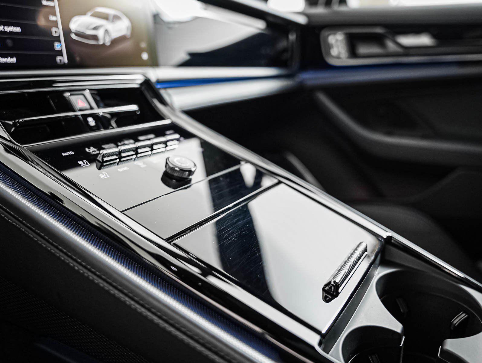 Certified 2024 Porsche Panamera RWD image 20