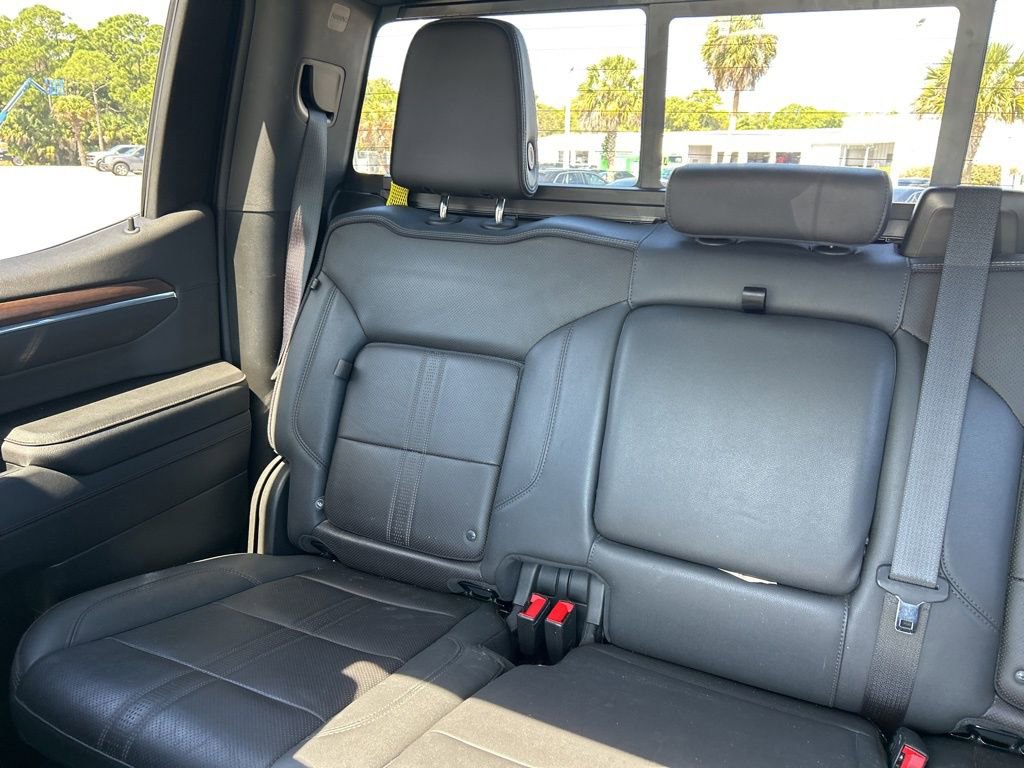 Used 2023 Chevrolet Silverado 1500 High Country w/ High Country Premium Package image 13