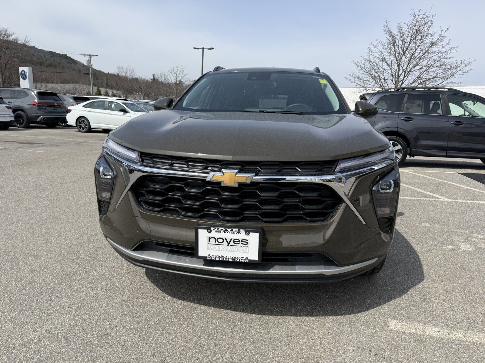 Used 2024 Chevrolet Trax LT w/ LT Convenience Package image 8