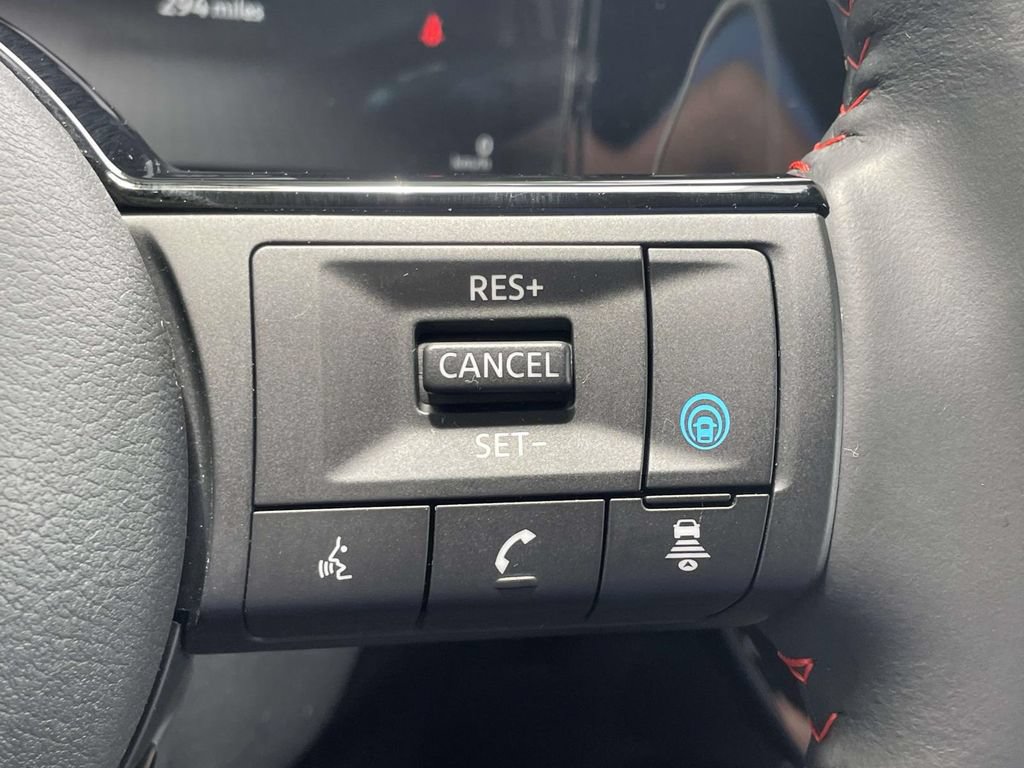 Used 2025 Nissan Kicks SR FWD image 21