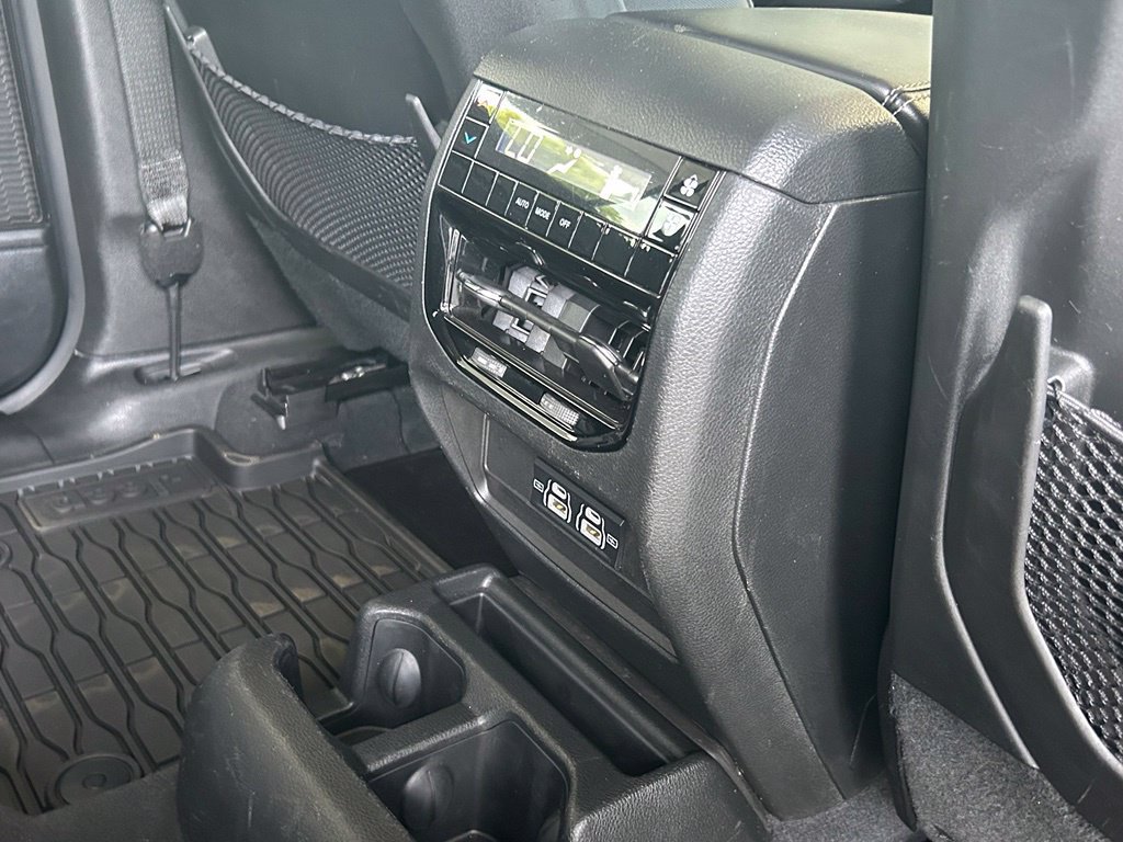 Certified 2024 Jeep Grand Cherokee L Laredo RWD image 34