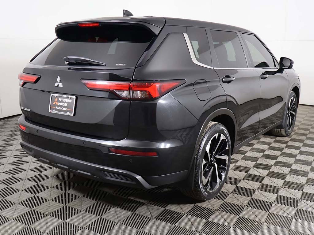 Used 2022 Mitsubishi Outlander ES image 8