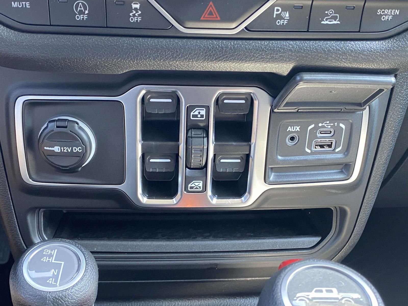 New 2025 Jeep Gladiator Sport image 28