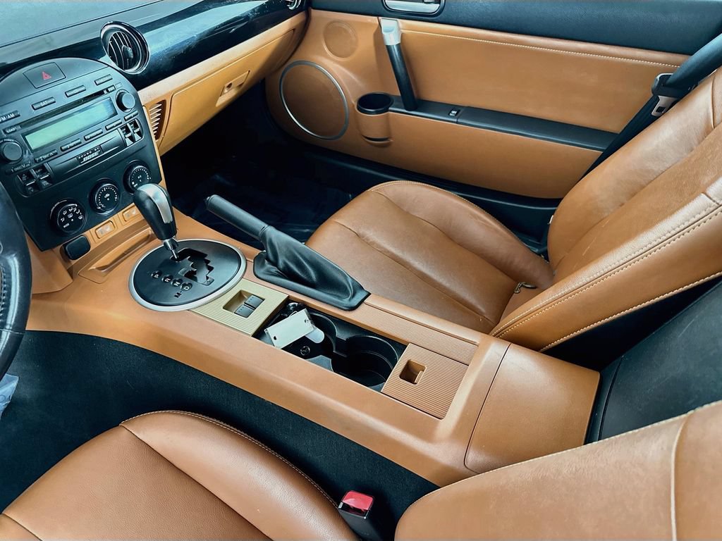 Used 2007 MAZDA MX-5 Miata Grand Touring w/ Premium Pkg RWD image 29