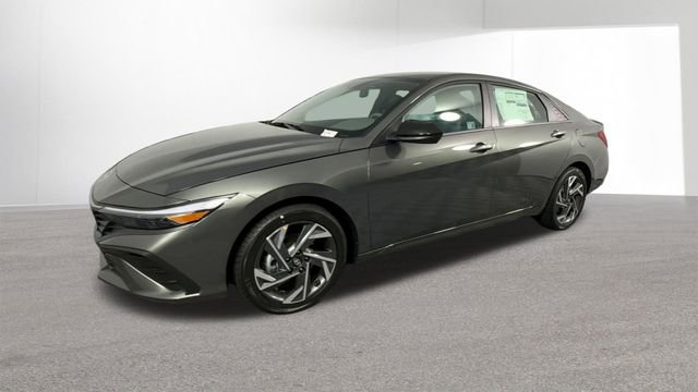 Used 2025 Hyundai Elantra Sport FWD image 4