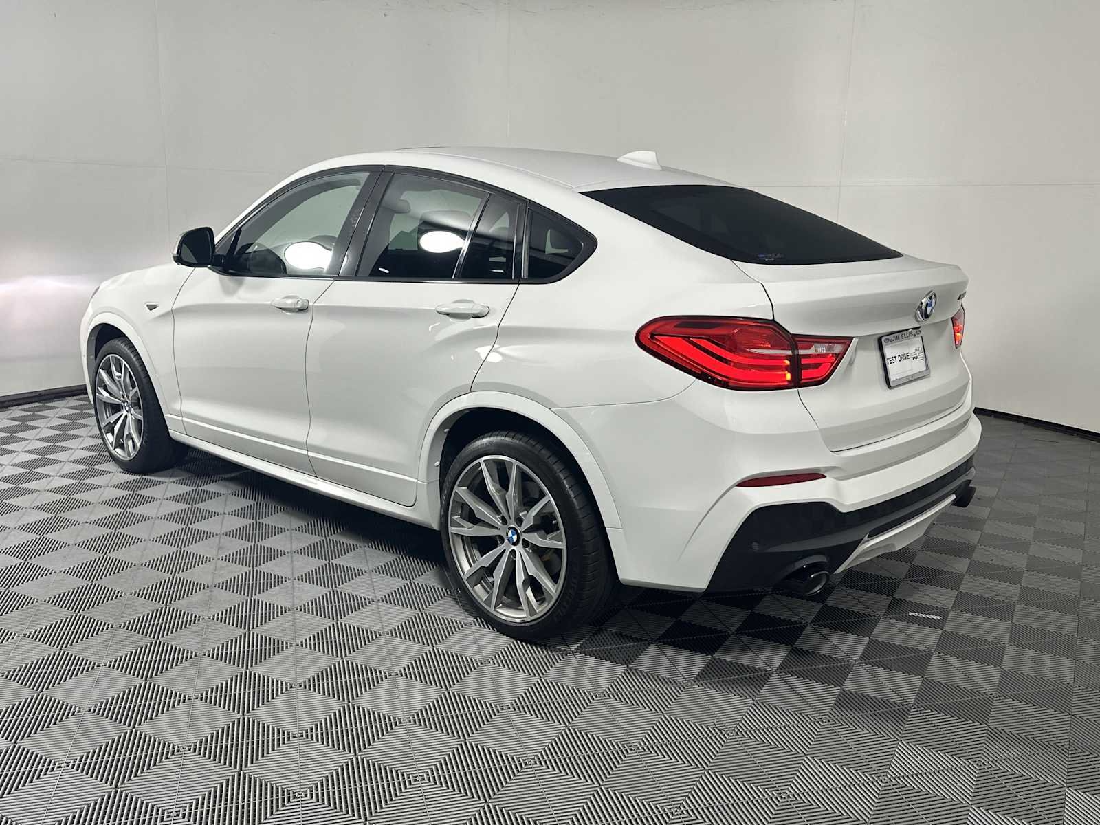 Used 2018 BMW X4 M40i AWD/4WD image 5