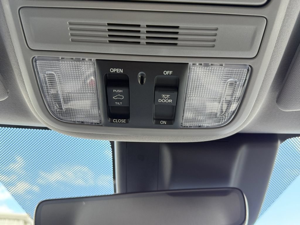 Used 2018 Honda Odyssey EX-L image 17