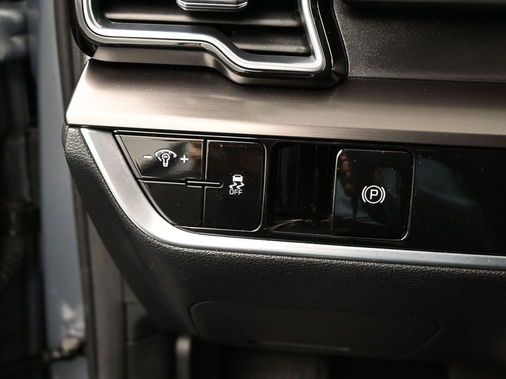 Used 2025 Kia Sportage EX image 35