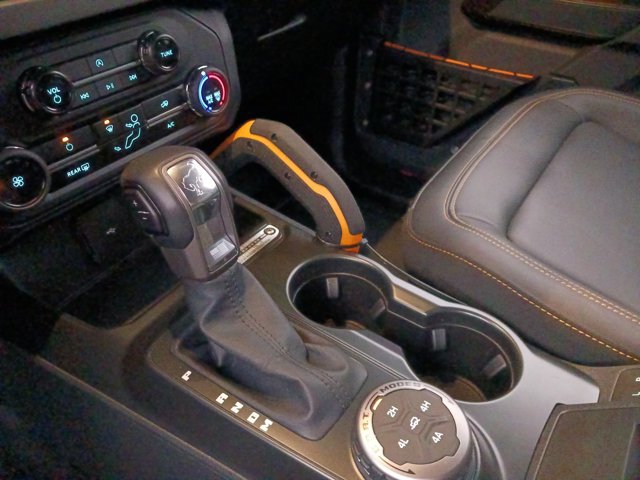 Used 2024 Ford Bronco Badlands image 24