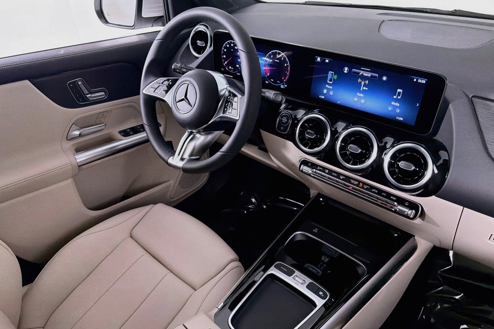 New 2026 Mercedes-Benz GLA 250 image 15