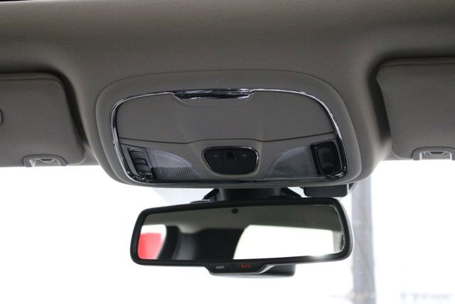 Used 2017 Jeep Cherokee Latitude w/ Comfort/Convenience Group image 28