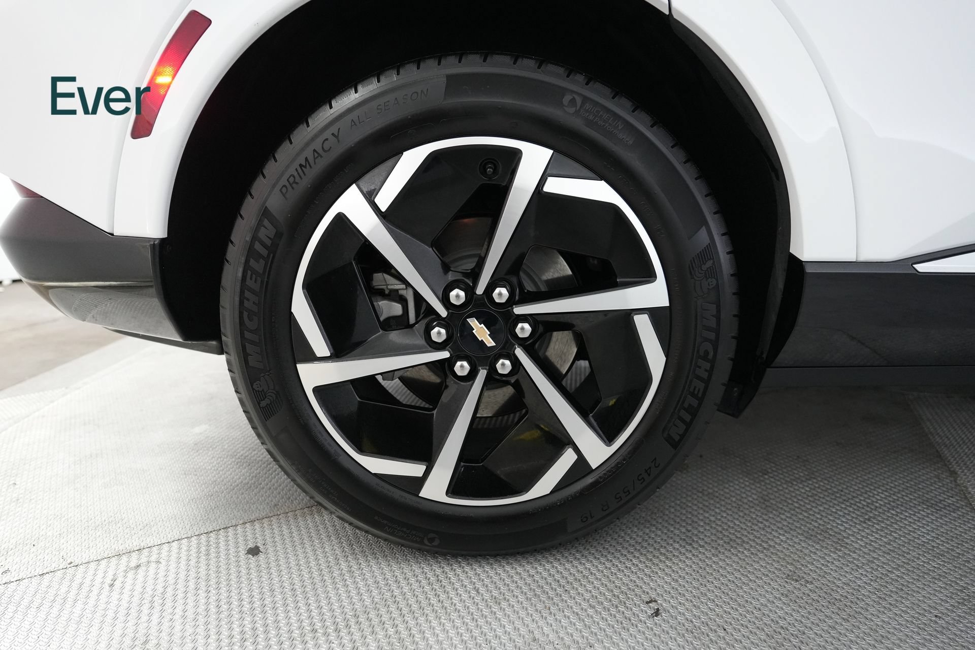 Used 2024 Chevrolet Equinox EV LT FWD image 22