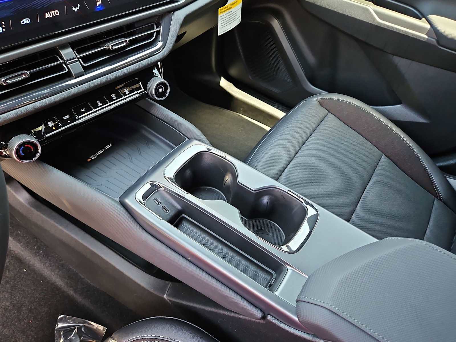 New 2025 Chevrolet Equinox EV RS image 24