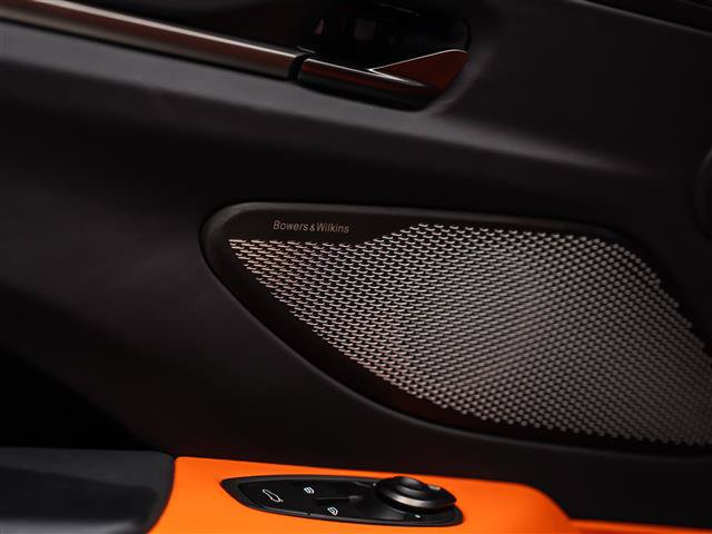 Used 2025 Aston Martin V8 Vantage Coupe RWD image 23
