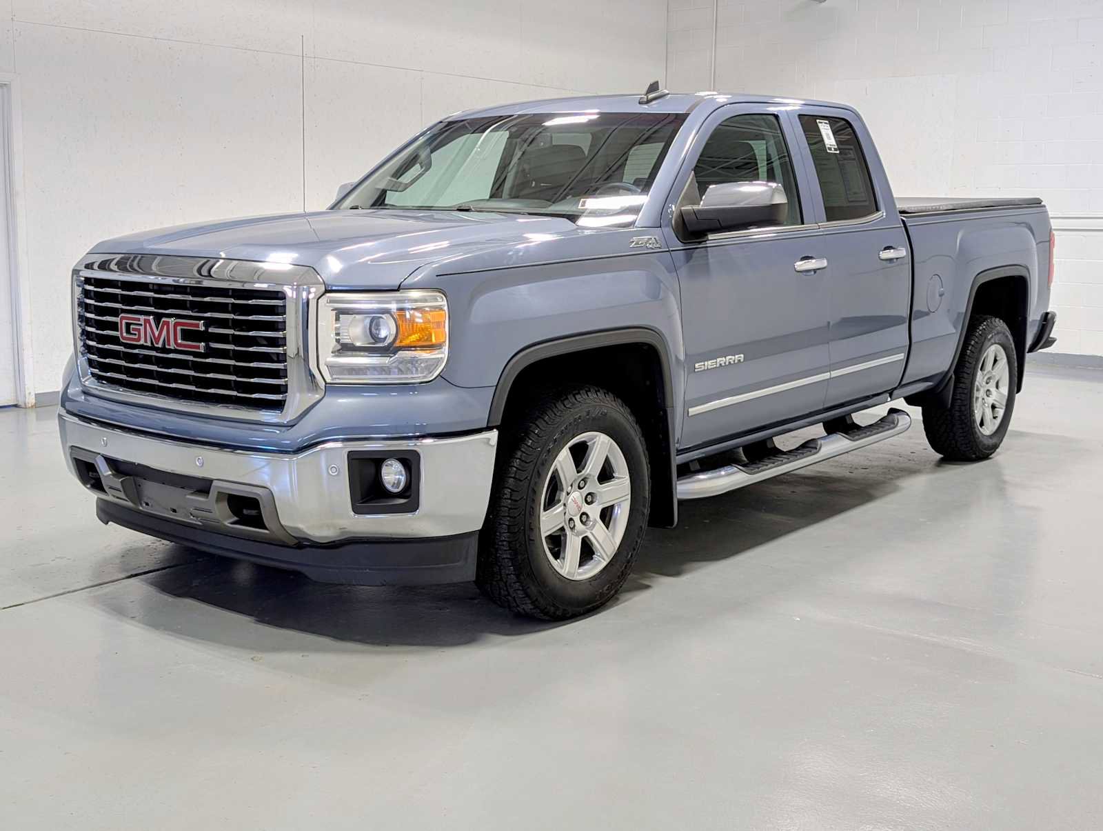 Used 2015 GMC Sierra 1500 SLT w/ SLT Preferred Package AWD/4WD image 1