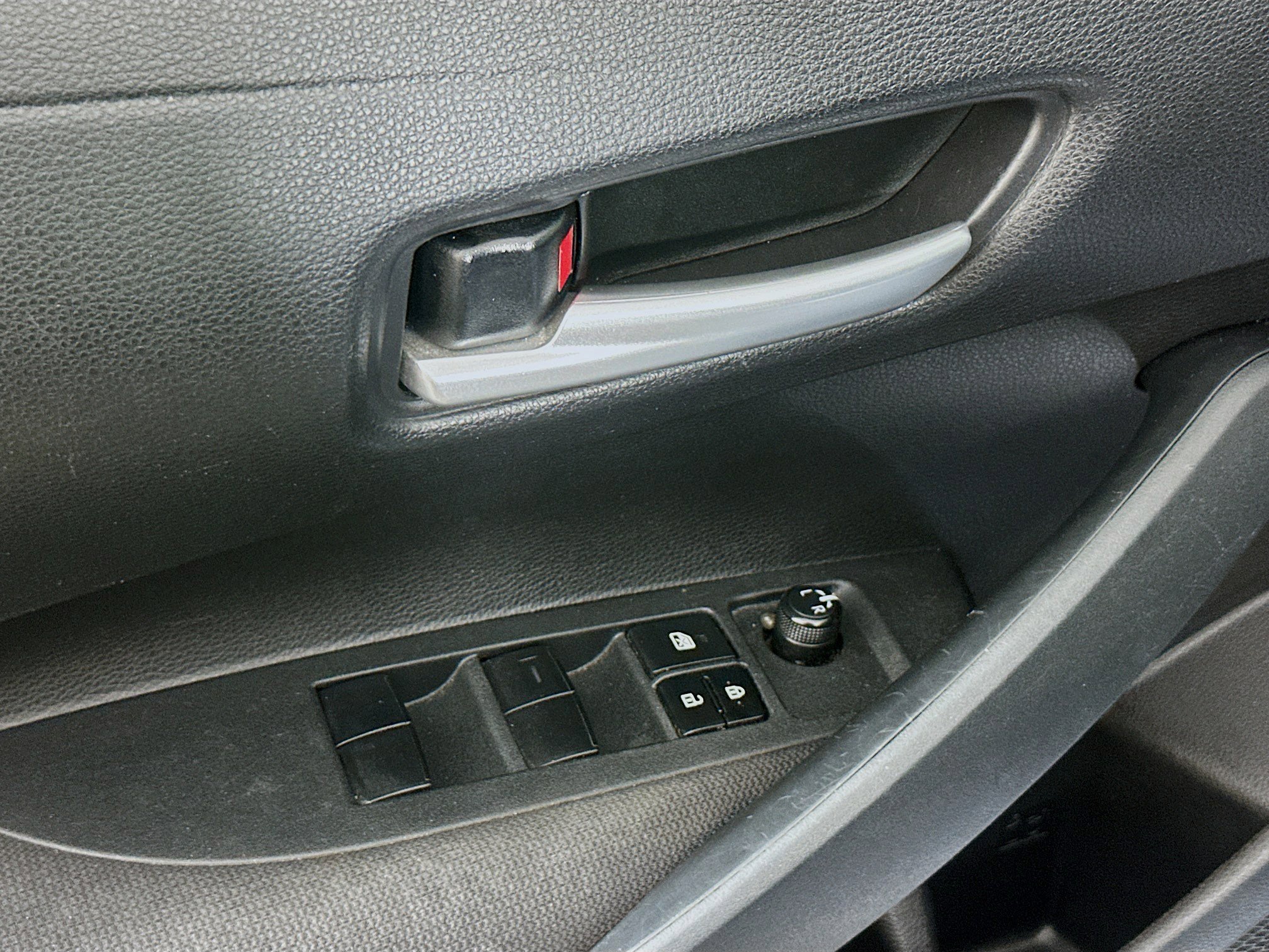 Used 2020 Toyota Corolla LE w/ LE Convenience Package image 15