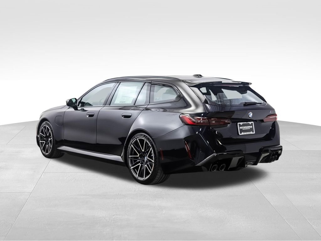 New 2026 BMW M5 Touring w/ Executive Package image 4