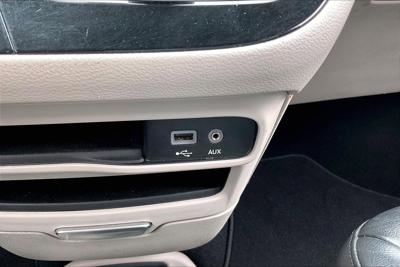 Used 2019 Chrysler Pacifica Touring-L image 21