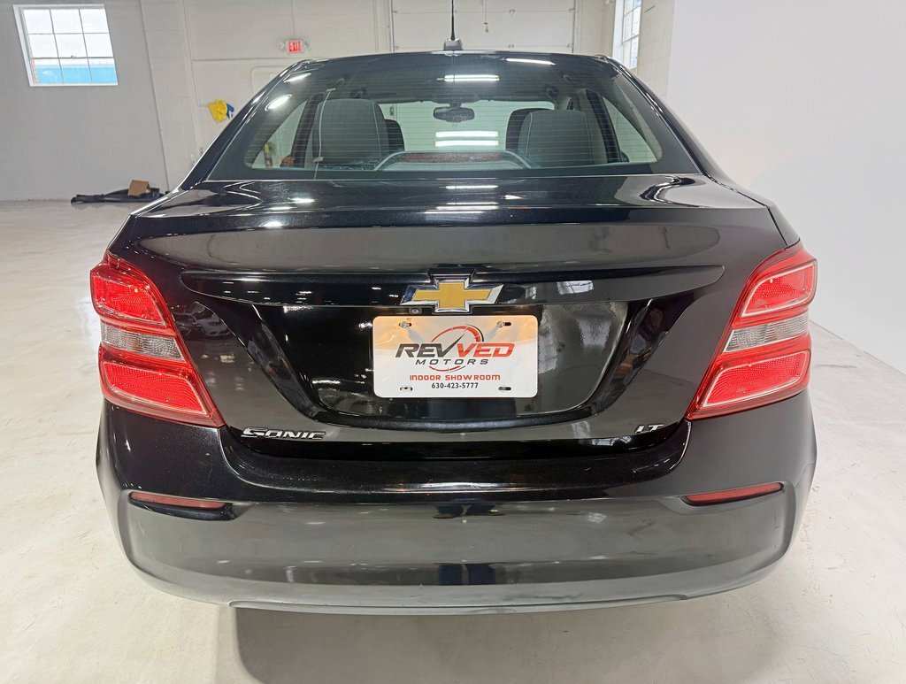 Used 2018 Chevrolet Sonic LT image 3