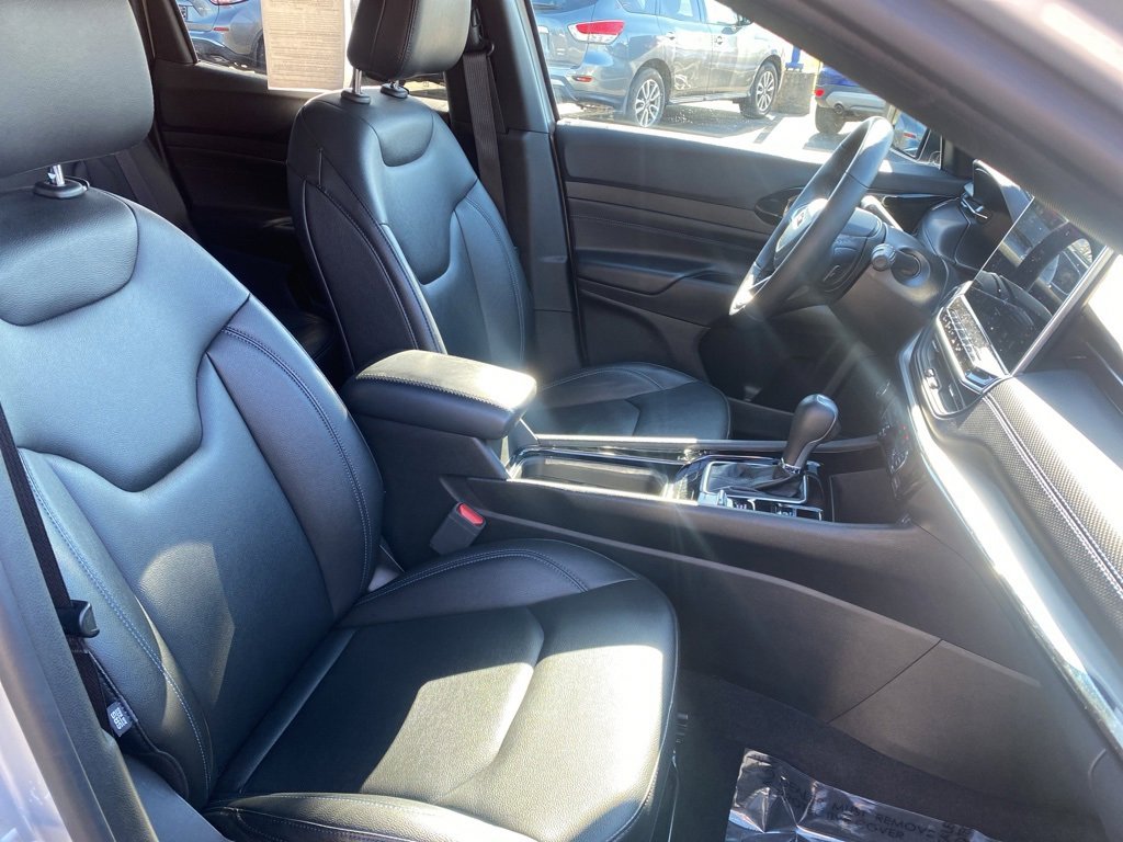 Used 2025 Jeep Compass Limited w/ High Altitude Package image 14