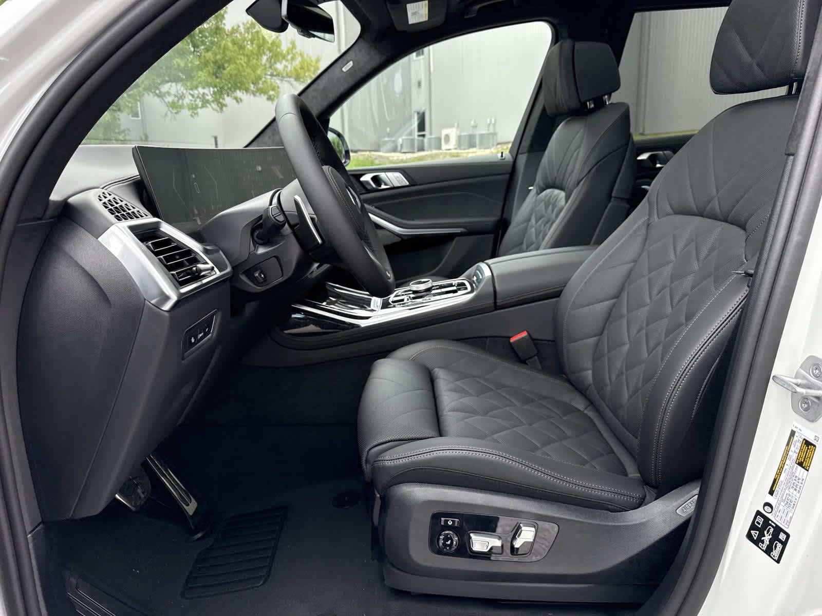 New 2027 BMW X7 xDrive40i w/ Executive Package AWD/4WD image 14