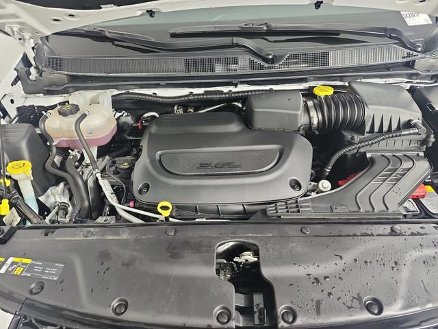 Used 2025 Chrysler Pacifica Limited FWD image 29