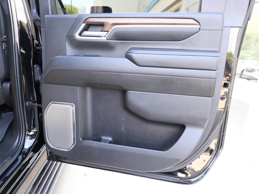 Certified 2024 Chevrolet Silverado 2500 High Country w/ High Country Premium Package AWD/4WD image 43