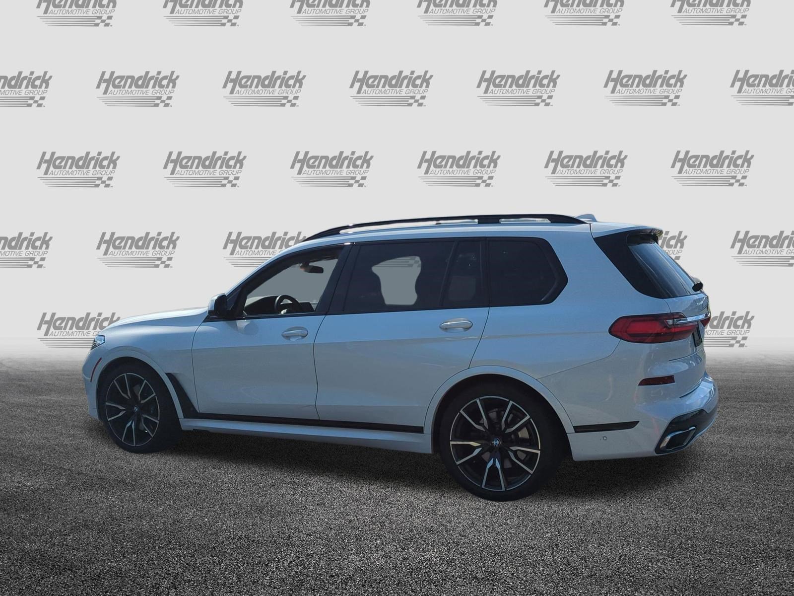 Used 2022 BMW X7 xDrive40i w/ M Sport Package AWD/4WD image 8