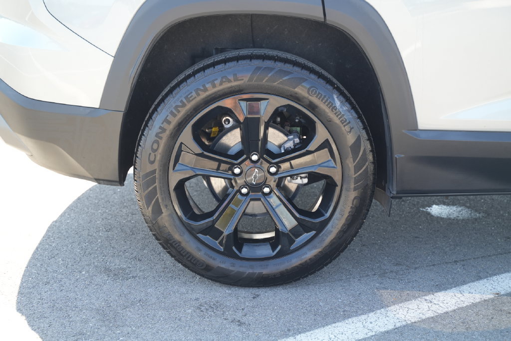 Used 2025 Chevrolet Equinox LT w/ Midnight Edition FWD image 46