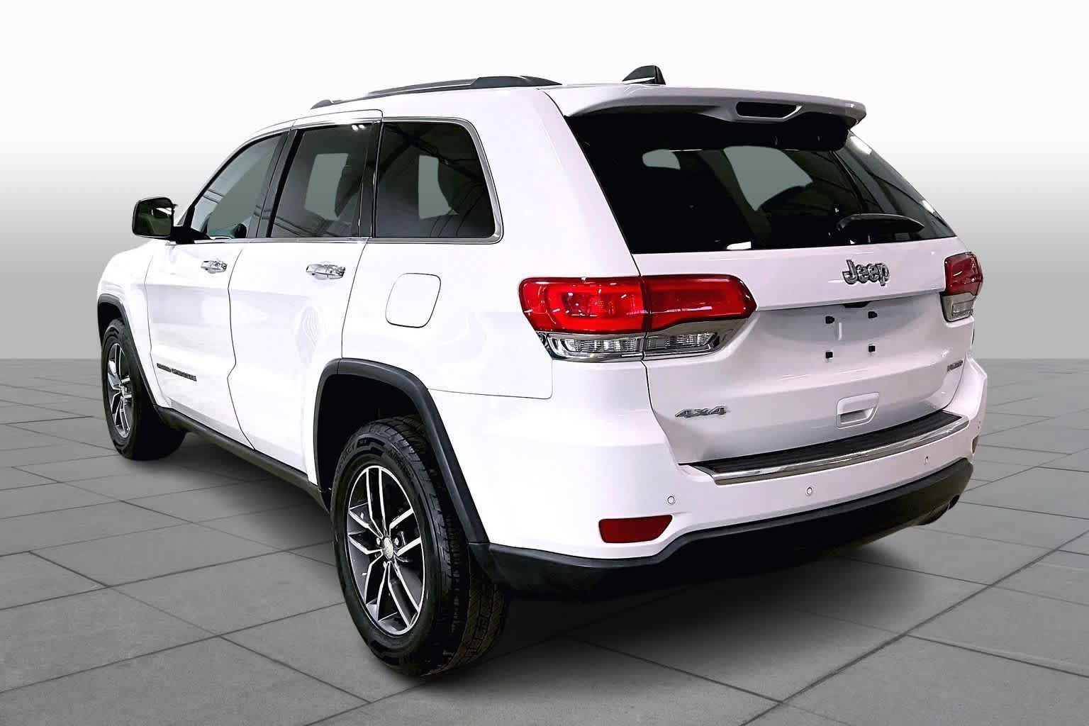 Used 2017 Jeep Grand Cherokee Limited image 11