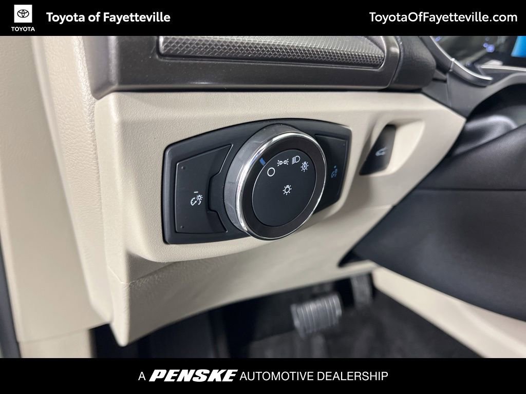 Used 2018 Ford Fusion SE image 26
