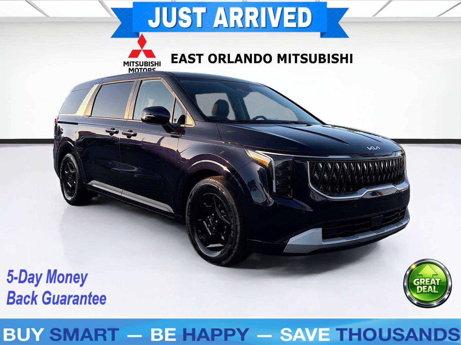 Used 2025 Kia Carnival FWD image 1