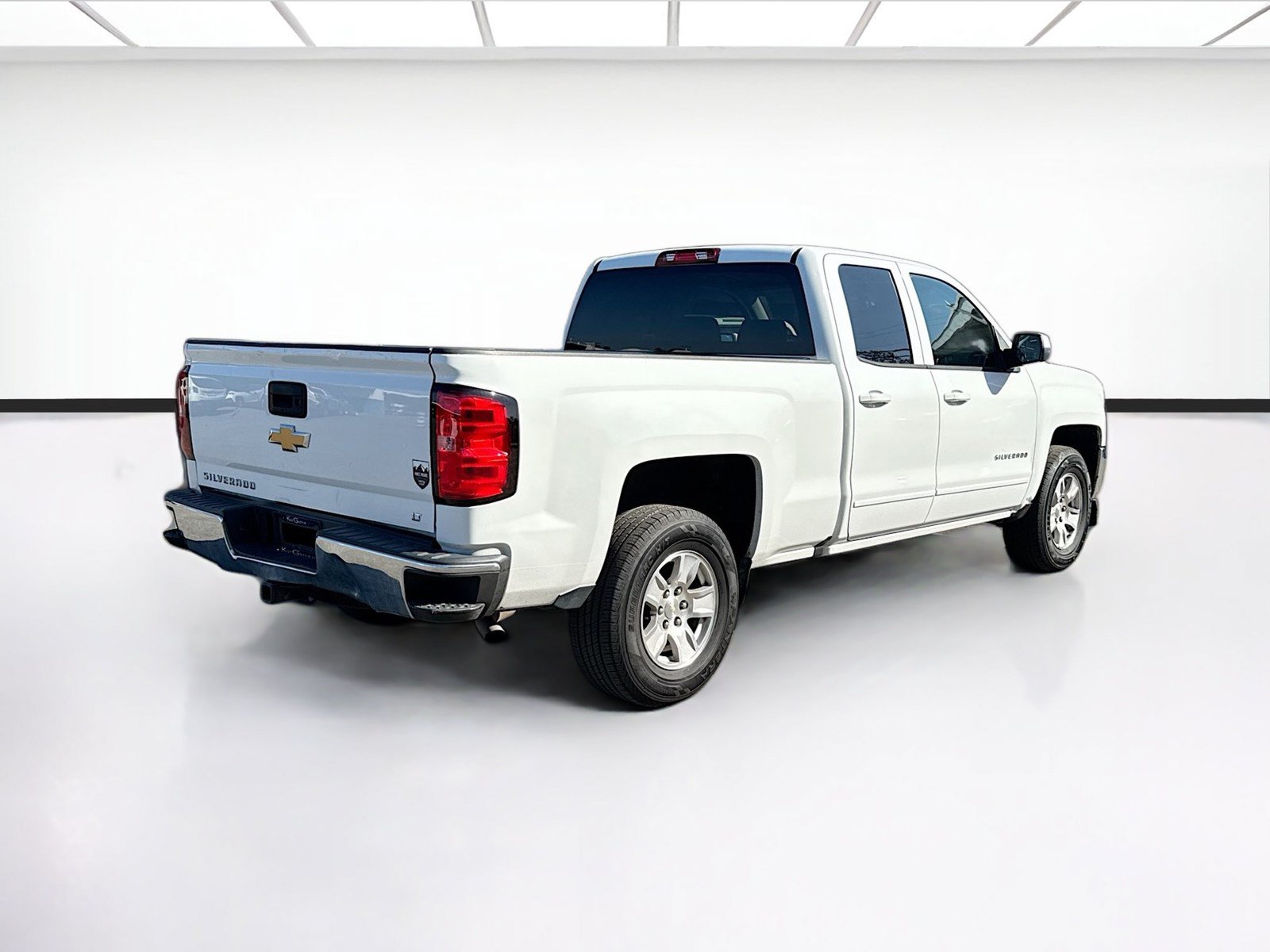 Used 2018 Chevrolet Silverado 1500 LT w/ Trailering Package AWD/4WD image 4