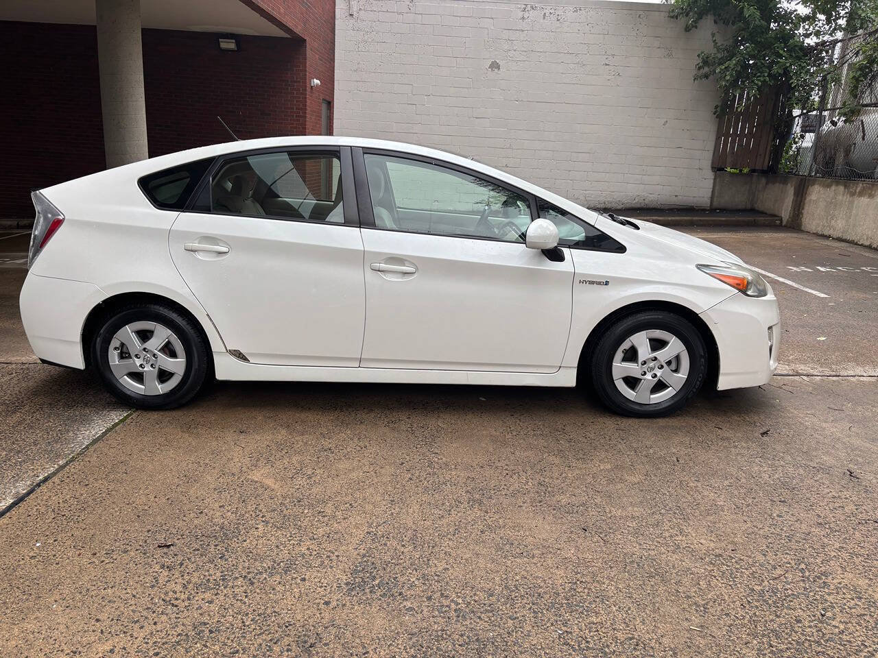 Used 2010 Toyota Prius FWD image 4