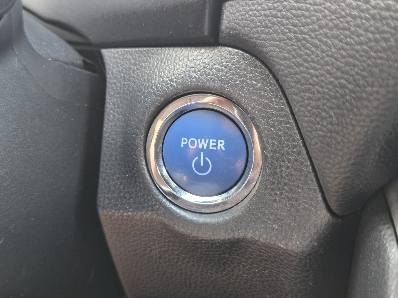 Certified 2019 Toyota RAV4 XLE w/ Convenience Package AWD/4WD image 32