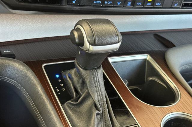Certified 2024 Toyota Sienna XLE FWD image 21