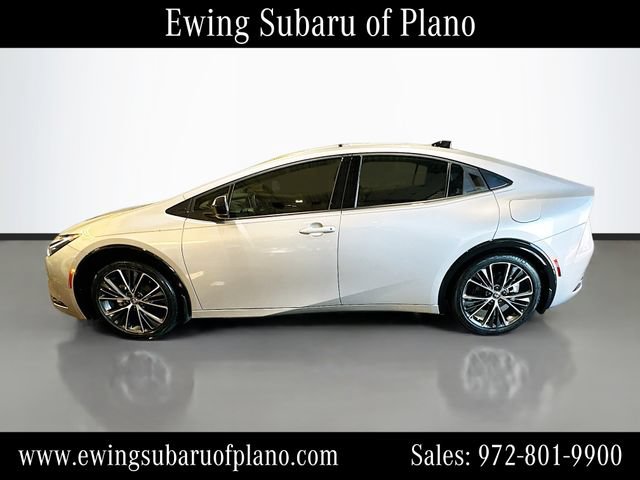 Used 2024 Toyota Prius XLE FWD image 4