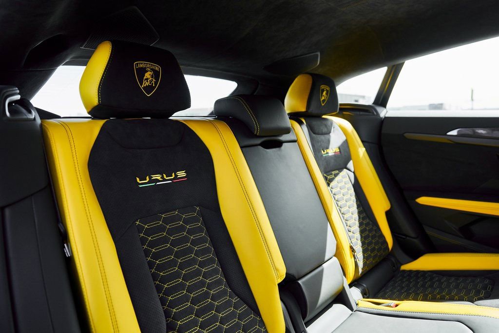 Used 2021 Lamborghini Urus AWD/4WD image 43