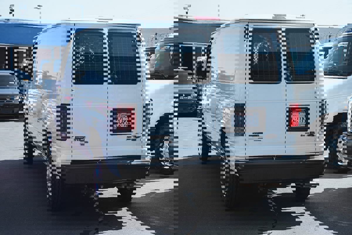 Used 2013 Ford E-150 and Econoline 150 image 6