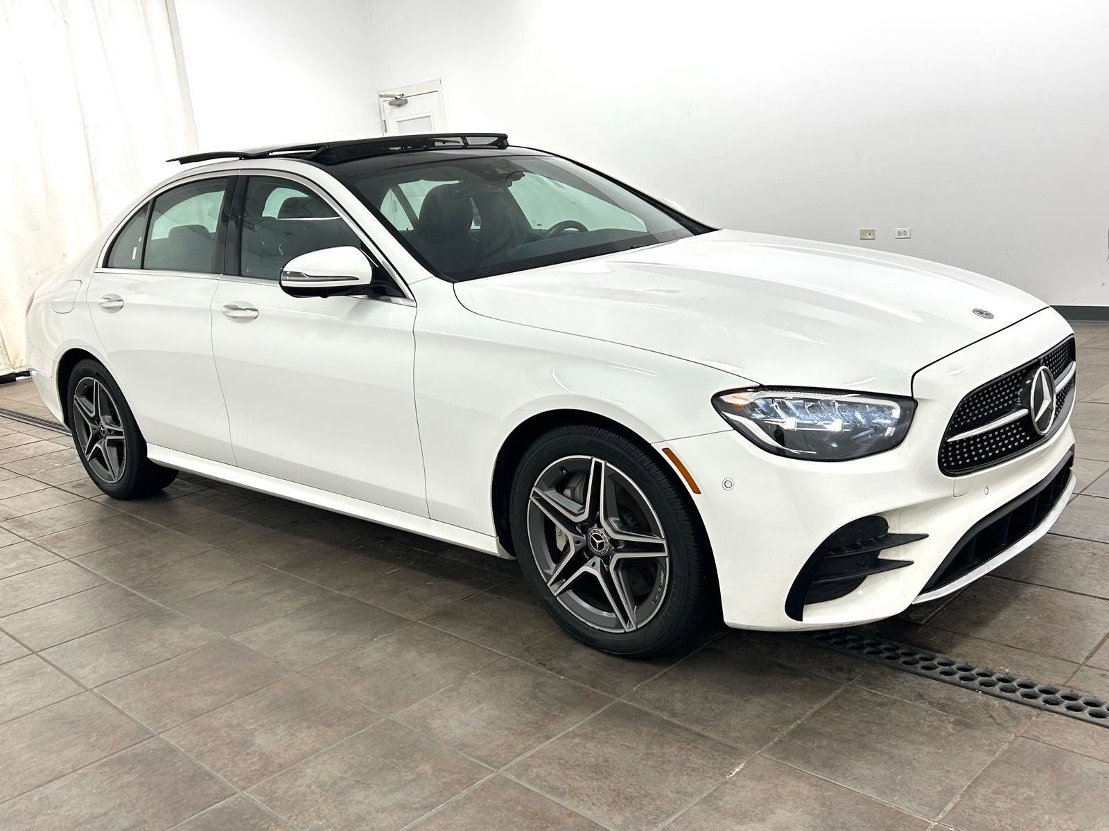 Used 2023 Mercedes-Benz E 350 4MATIC Sedan w/ Premium Package image 6