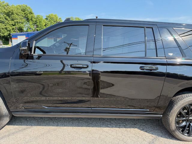 Used 2022 Cadillac Escalade ESV Sport Platinum w/ LPO, ONYX Package image 5