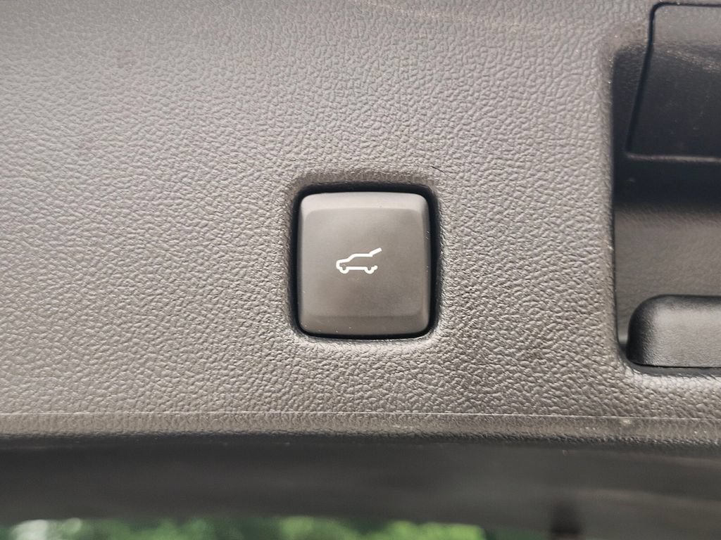 Used 2023 Ford Escape ST-Line Select AWD/4WD image 33