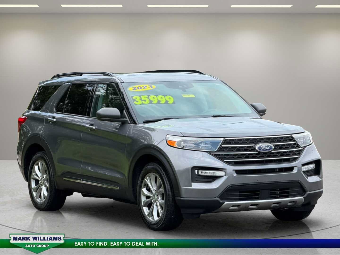 Used 2023 Ford Explorer XLT w/ Equipment Group 202A AWD/4WD image 2