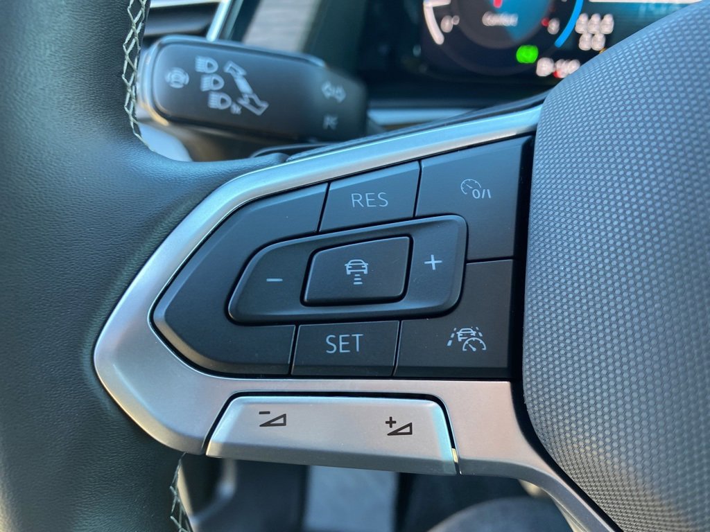 Used 2025 Volkswagen Atlas SEL image 16