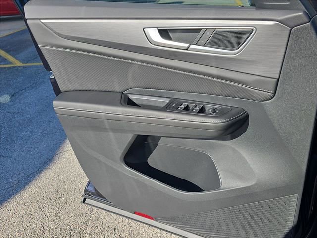 New 2026 Volkswagen Atlas Cross Sport SE image 13