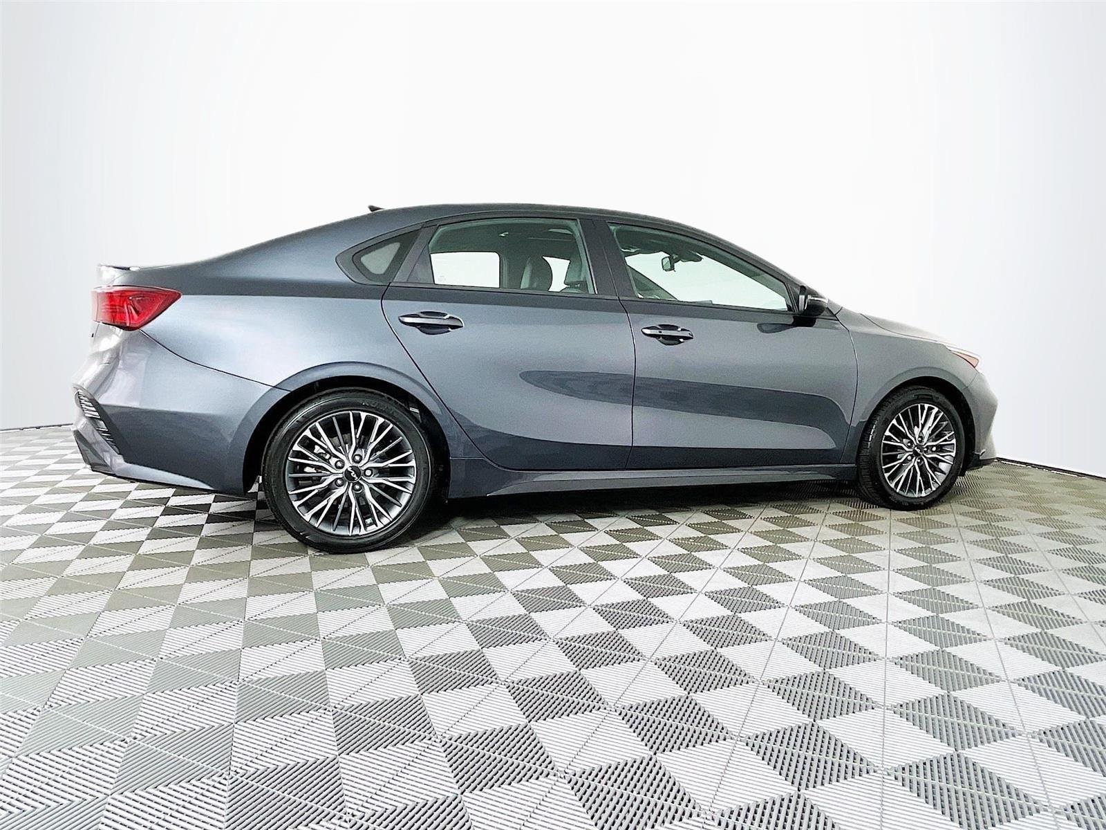 Used 2023 Kia Forte GT-Line w/ GT-Line Premium Package FWD image 10